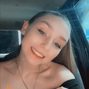 Meet your Posher, Kenzie